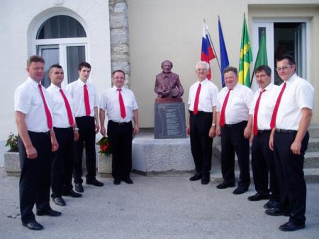 KNOBLEHARJEVO 2012 - Odkritje 3. likovne razstave sekcije KS Bučka - Ambrozzia ter odkritje kipa Martina Kebra 17